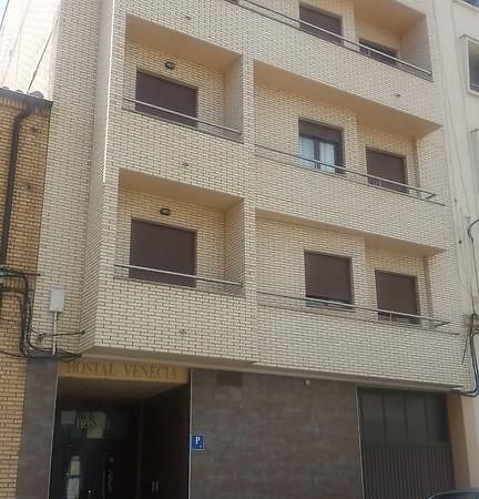 Hostal Venecia II Monzón Екстериор снимка