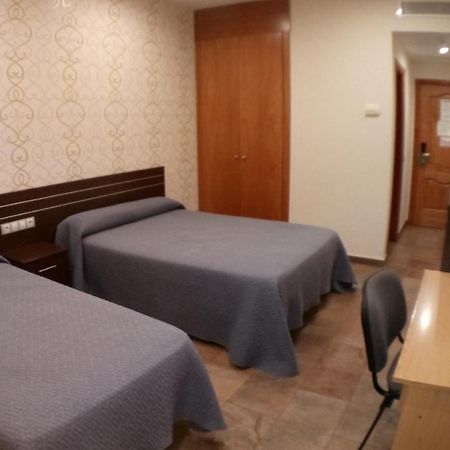 Hostal Venecia II Monzón Екстериор снимка