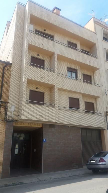 Hostal Venecia II Monzón Екстериор снимка
