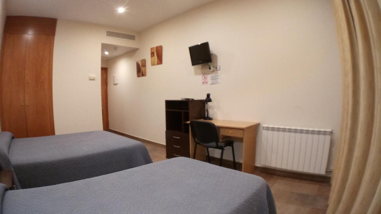 Hostal Venecia II Monzón Екстериор снимка