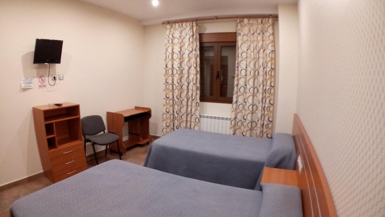 Hostal Venecia II Monzón Екстериор снимка