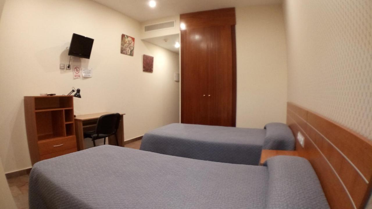 Hostal Venecia II Monzón Екстериор снимка
