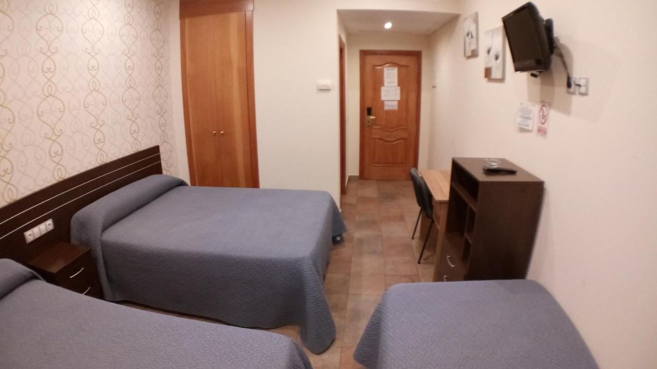 Hostal Venecia II Monzón Екстериор снимка