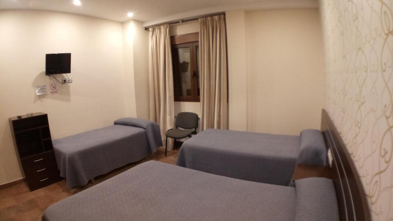 Hostal Venecia II Monzón Екстериор снимка